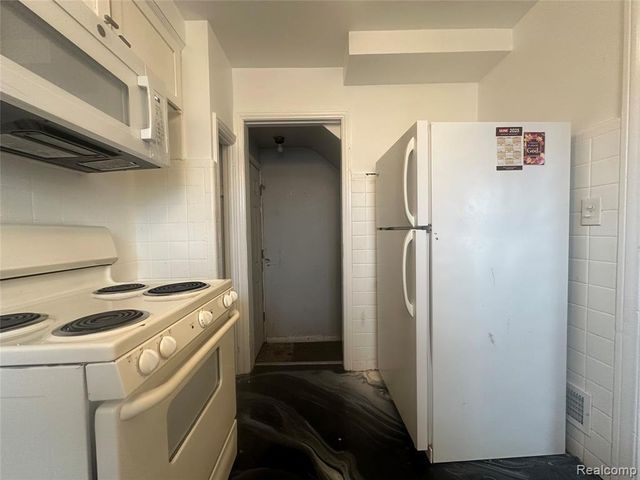 11566 Sanford Street, Detroit, MI 48205