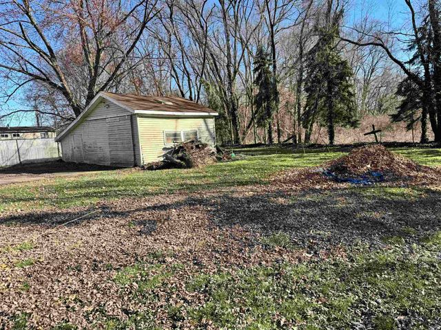 26060 County Road 4, Elkhart, IN 46514