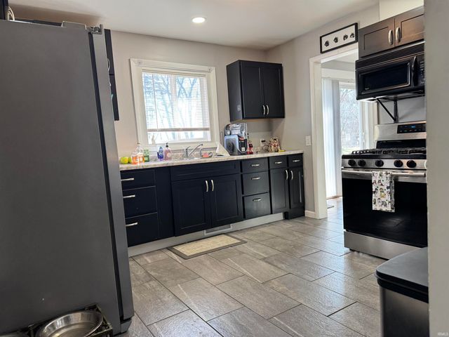 26060 County Road 4, Elkhart, IN 46514