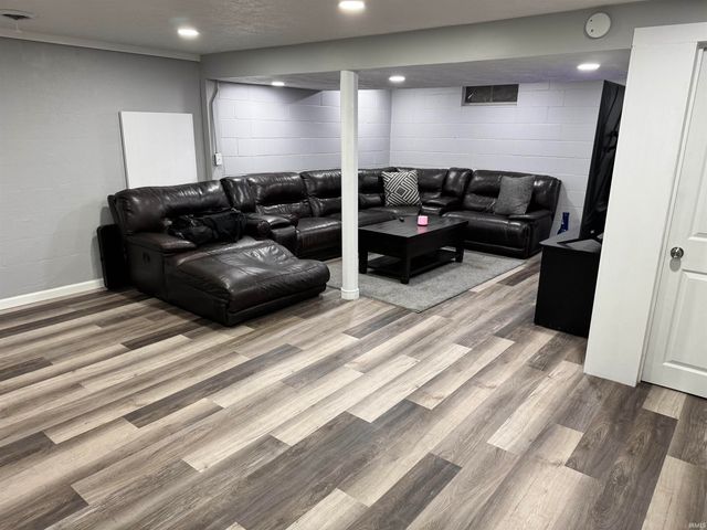 26060 County Road 4, Elkhart, IN 46514