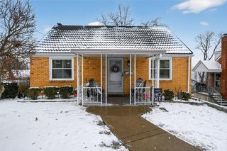 6711 E Barivista Dr, Penn Hills, PA 15147