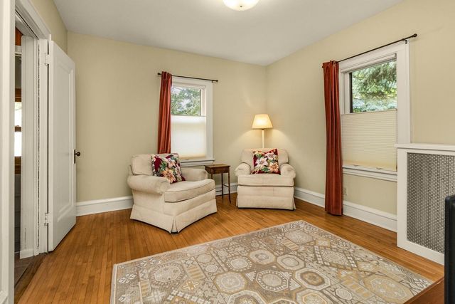 912 30th Avenue S, Minneapolis, MN 55406