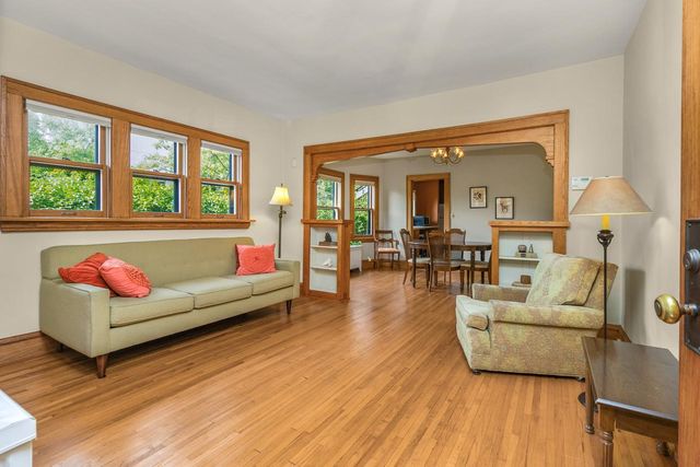 912 30th Avenue S, Minneapolis, MN 55406
