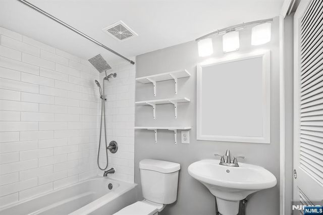 263 Halfmoon Court, West New York, NJ 07093