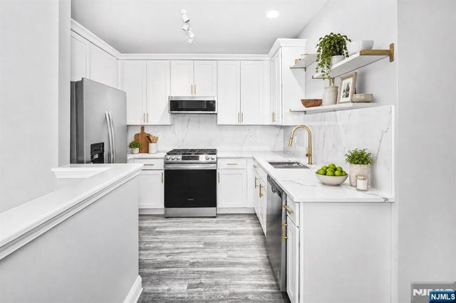 263 Halfmoon Court, West New York, NJ 07093