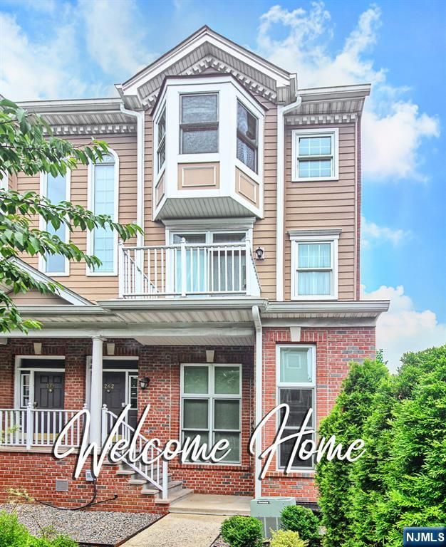 263 Halfmoon Court, West New York, NJ 07093
