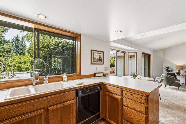 16726 70th Place W, Lynnwood, WA 98037