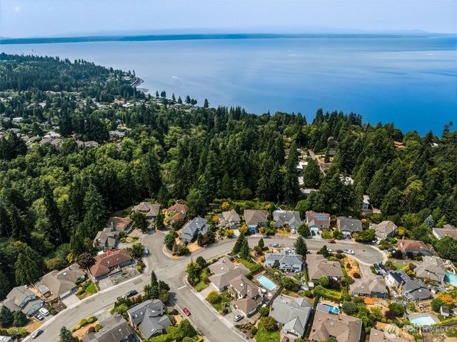 16726 70th Place W, Lynnwood, WA 98037