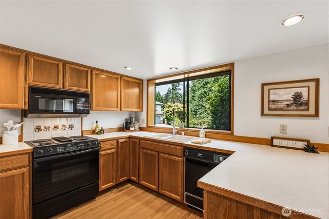 16726 70th Place W, Lynnwood, WA 98037