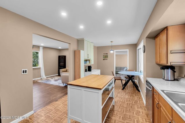 43 Redwood Place, Jackson, NJ 08527