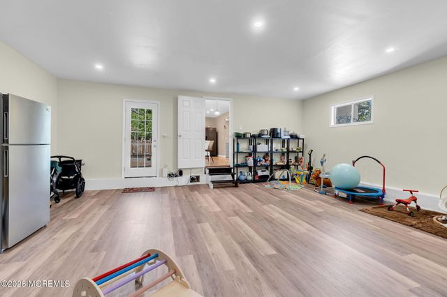 43 Redwood Place, Jackson, NJ 08527