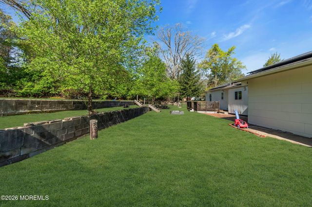 43 Redwood Place, Jackson, NJ 08527