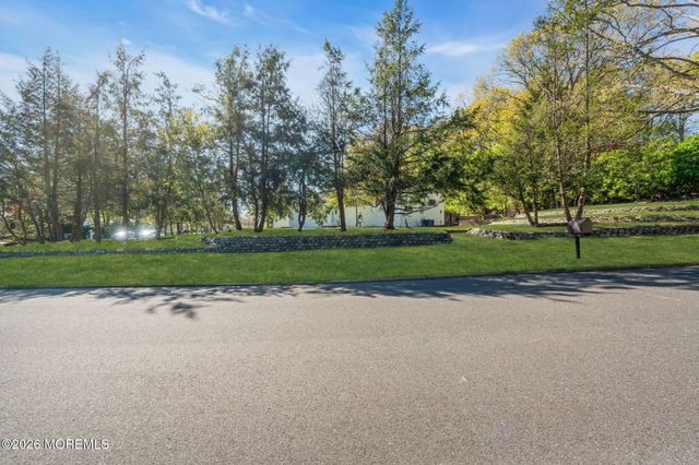 43 Redwood Place, Jackson, NJ 08527