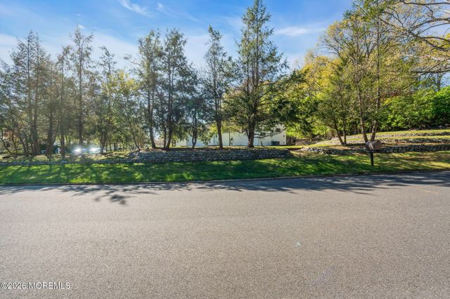 43 Redwood Place, Jackson, NJ 08527