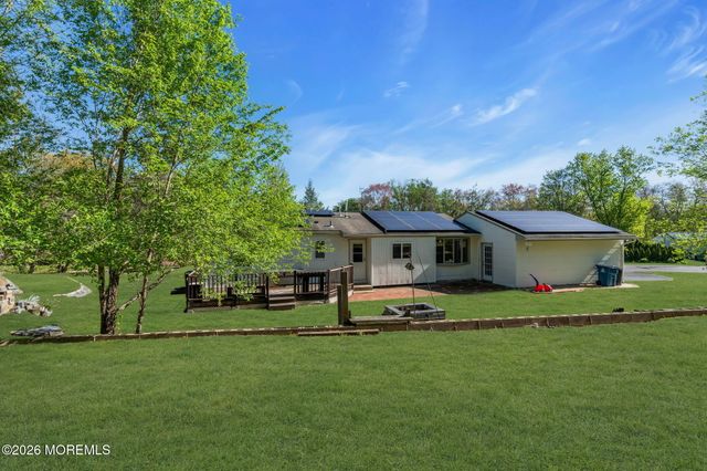 43 Redwood Place, Jackson, NJ 08527