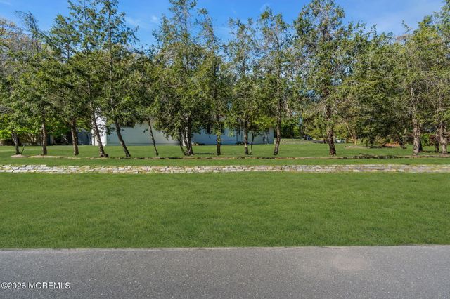 43 Redwood Place, Jackson, NJ 08527