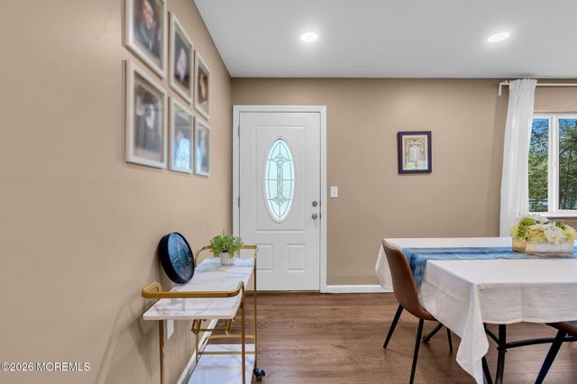 43 Redwood Place, Jackson, NJ 08527