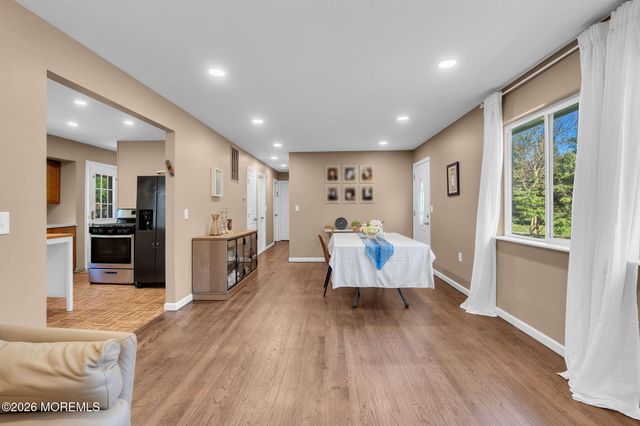 43 Redwood Place, Jackson, NJ 08527