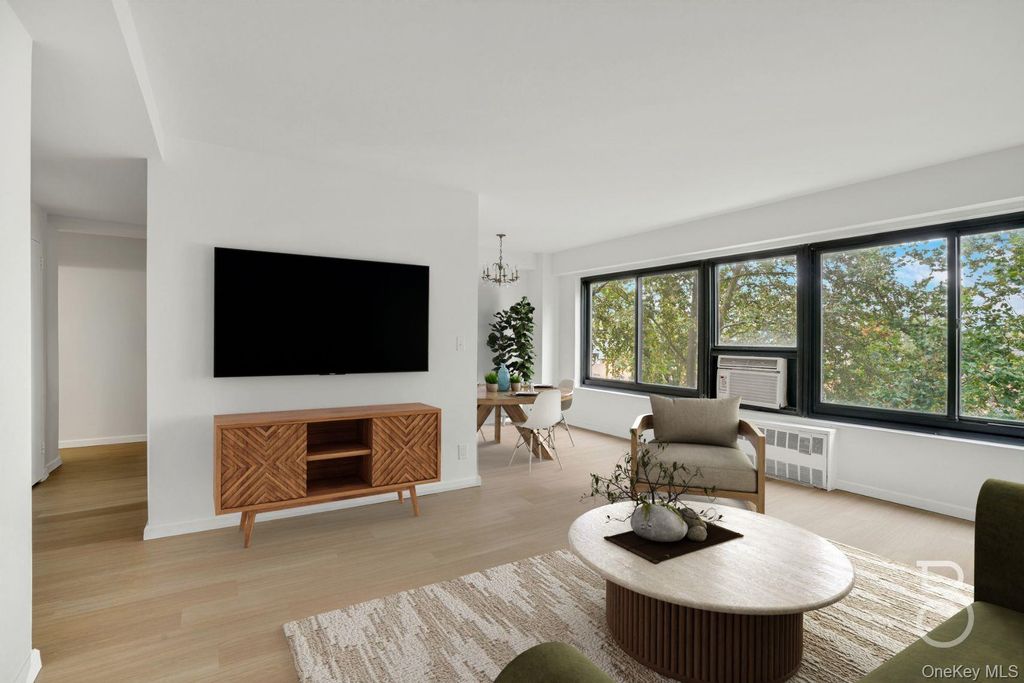 33-43 14th Street 4B, Astoria, NY 11106