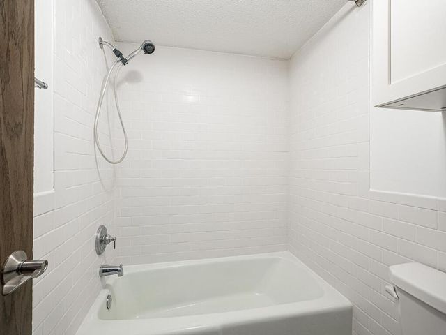 4600 Cedar Lake Road S 6, Saint Louis Park, MN 55416