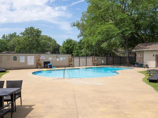 4600 Cedar Lake Road S 6, Saint Louis Park, MN 55416