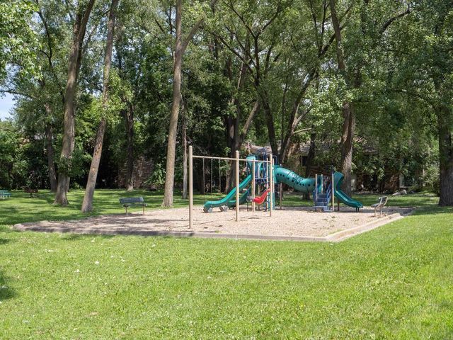 4600 Cedar Lake Road S 6, Saint Louis Park, MN 55416