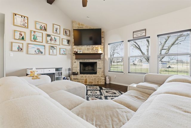 120 Bluebonnett, Paradise, TX 76073