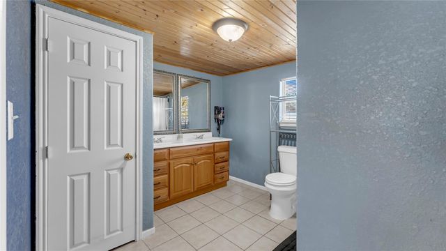 1415 Bee LN, Tow, TX 78672