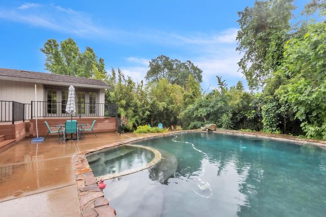 8484 Oakwind Ct, Orangevale, CA 95662