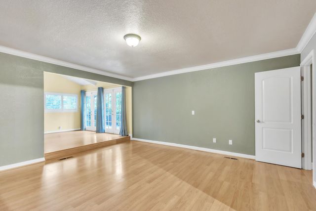 8484 Oakwind Ct, Orangevale, CA 95662