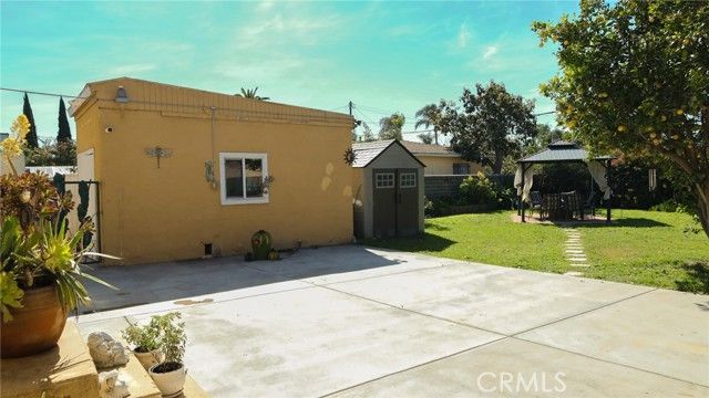 611 N Burris, Compton, CA 90221