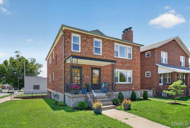 3152 Watson Road, St Louis, MO 63139