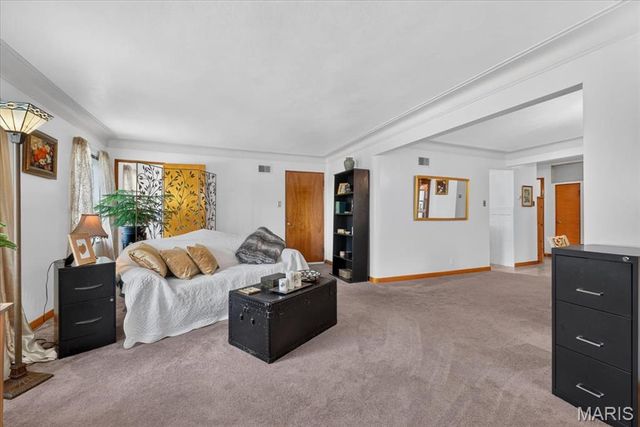 3152 Watson Road, St Louis, MO 63139