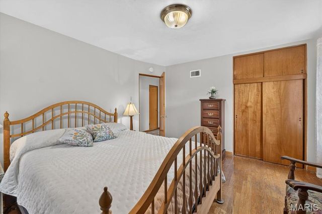 3152 Watson Road, St Louis, MO 63139
