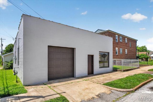 3152 Watson Road, St Louis, MO 63139