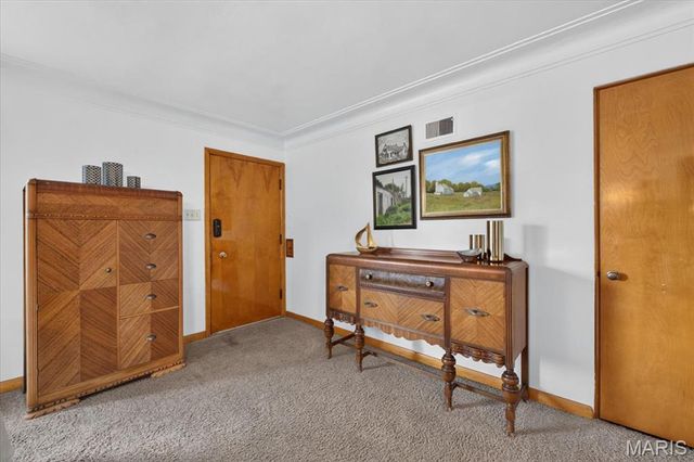 3152 Watson Road, St Louis, MO 63139