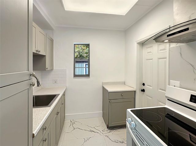 1215 NE 14th Avenue Cottage, Fort Lauderdale, FL 33304