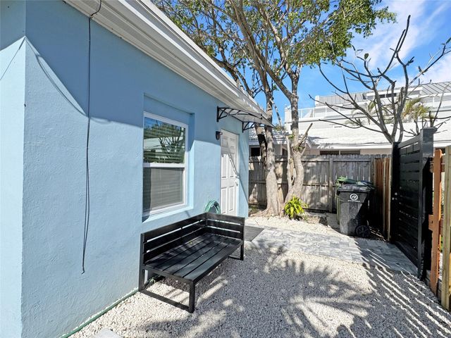 1215 NE 14th Avenue Cottage, Fort Lauderdale, FL 33304