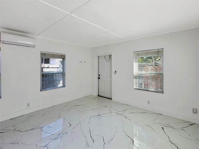 1215 NE 14th Avenue Cottage, Fort Lauderdale, FL 33304