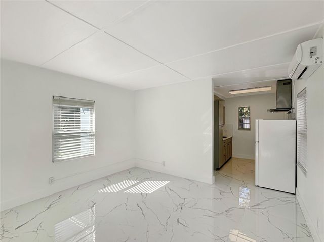 1215 NE 14th Avenue Cottage, Fort Lauderdale, FL 33304