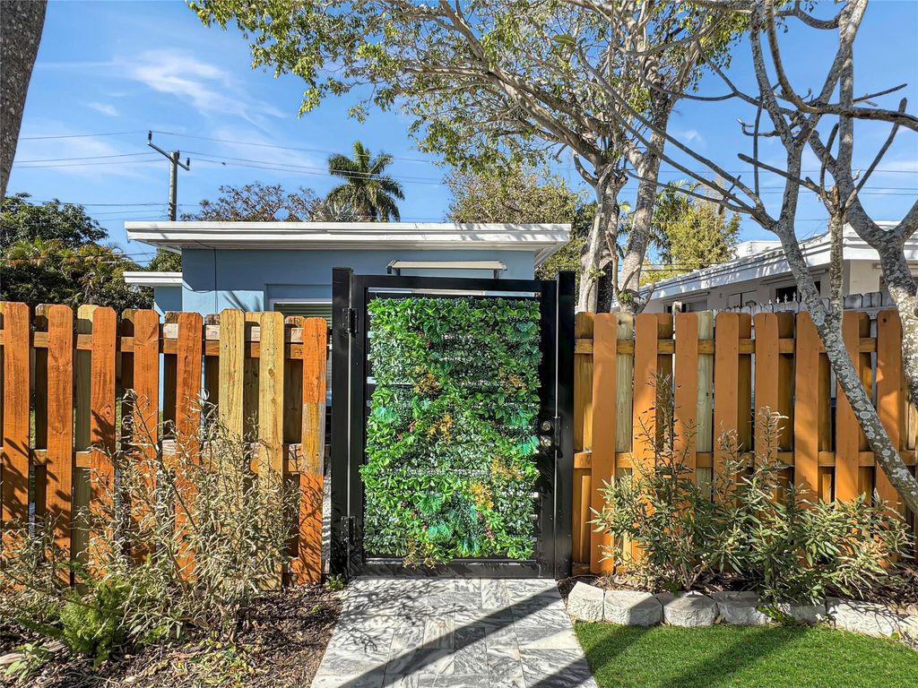 1215 NE 14th Avenue Cottage, Fort Lauderdale, FL 33304