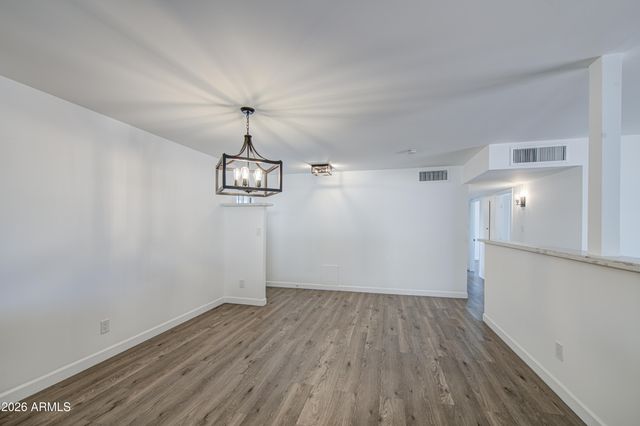 6002 W CATALINA Drive, Phoenix, AZ 85033