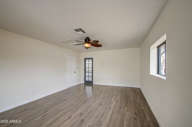 6002 W CATALINA Drive, Phoenix, AZ 85033