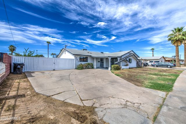 6002 W CATALINA Drive, Phoenix, AZ 85033