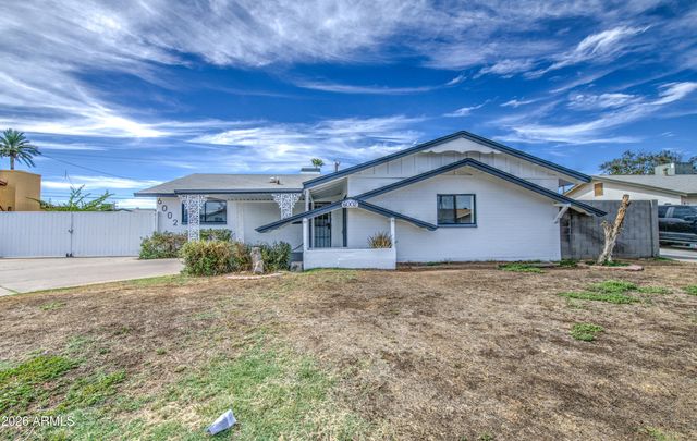 6002 W CATALINA Drive, Phoenix, AZ 85033