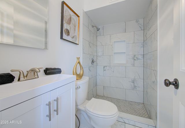 6002 W CATALINA Drive, Phoenix, AZ 85033