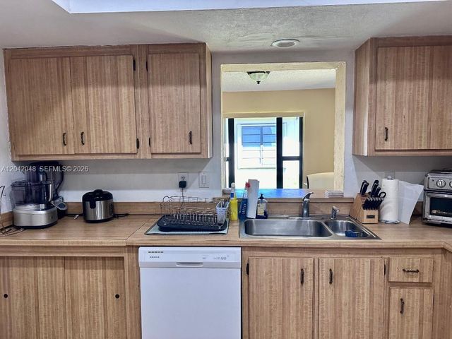 1714 SW 20th Ter, Deerfield Beach, FL 33442