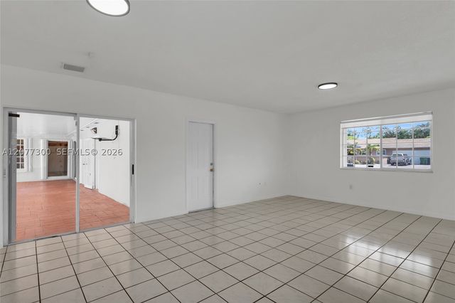 18600 SW 127th Pl, Miami, FL 33177