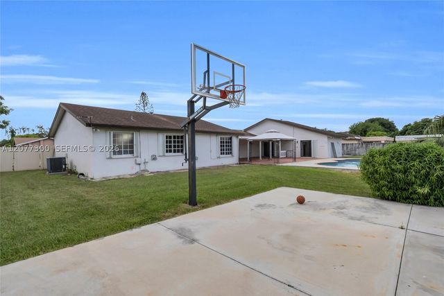 18600 SW 127th Pl, Miami, FL 33177