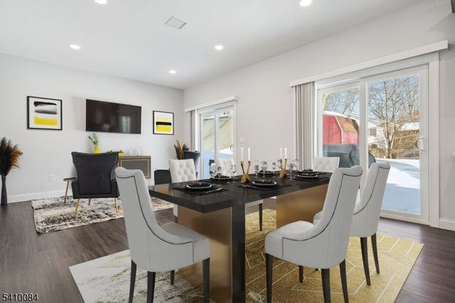 127 W End Ave, Hopatcong Boro, NJ 07843